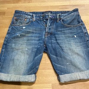 Short from Scotch & Soda. 32 W.
